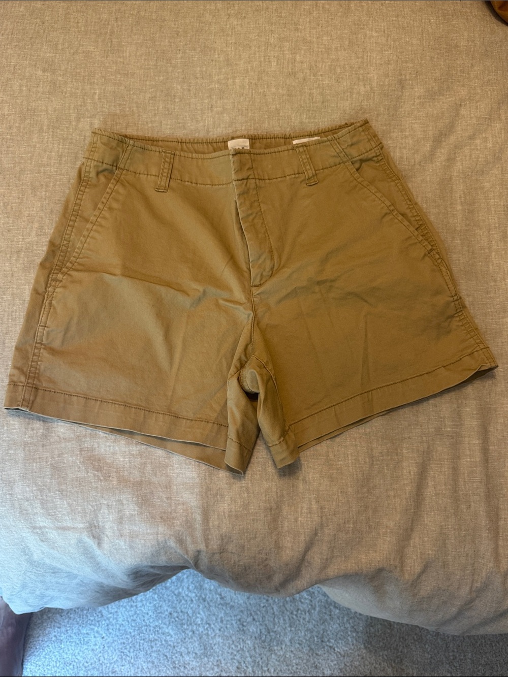 Classic High-Rise Women's Shorts in khaki
